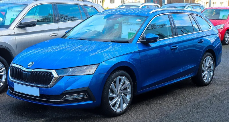 Škoda Octavia IV Combi, karavan, pogled sprijeda i sa strane