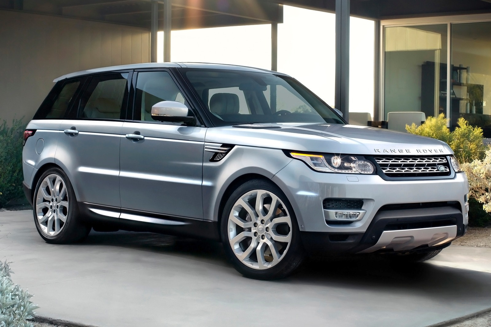 3 - 15 najmanje pouzdanih automobila koje možete kupiti- Range Rover Sport